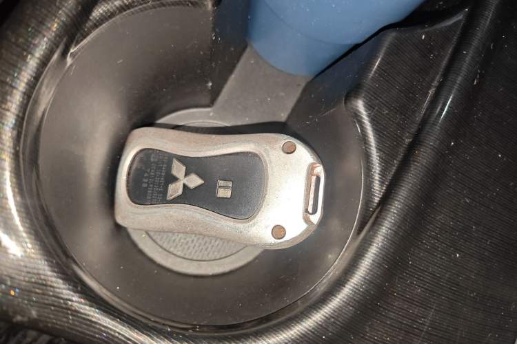 Used Mitsubishi Outlander 2016 2.4L 4x4 Luxury Edition 7-Seater
