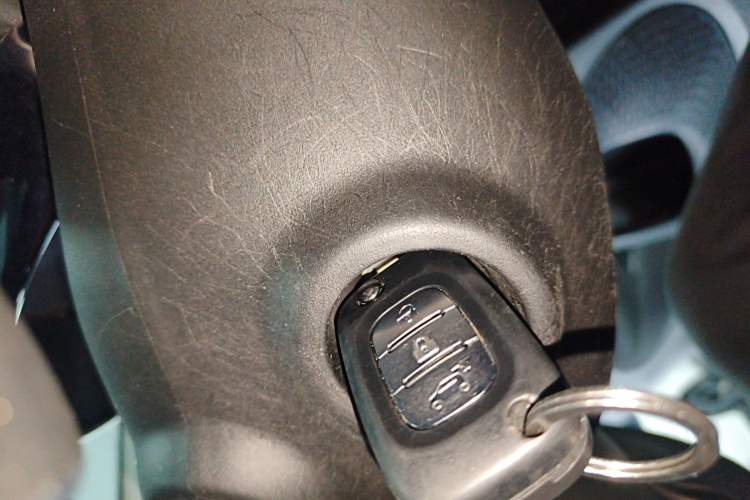 Used smart fortwo 2019 0.9T 66kW Hardtop Wind Power Edition China VI Vehicle Key