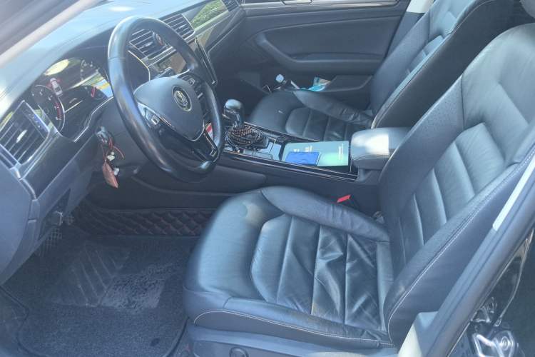 Used Volkswagen Phideon 2018 Revised Version 380TSI Two-Wheel Drive Business Edition
