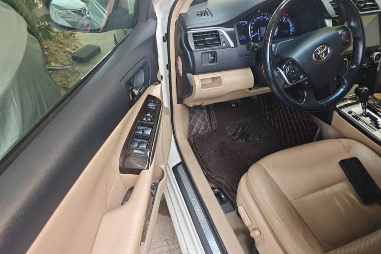 Used Toyota Camry 2012 Luxurious Edition 2.5HG Zunrui
