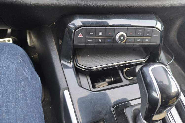 Used Wey VV7 2017 2.0T Flagship Model
