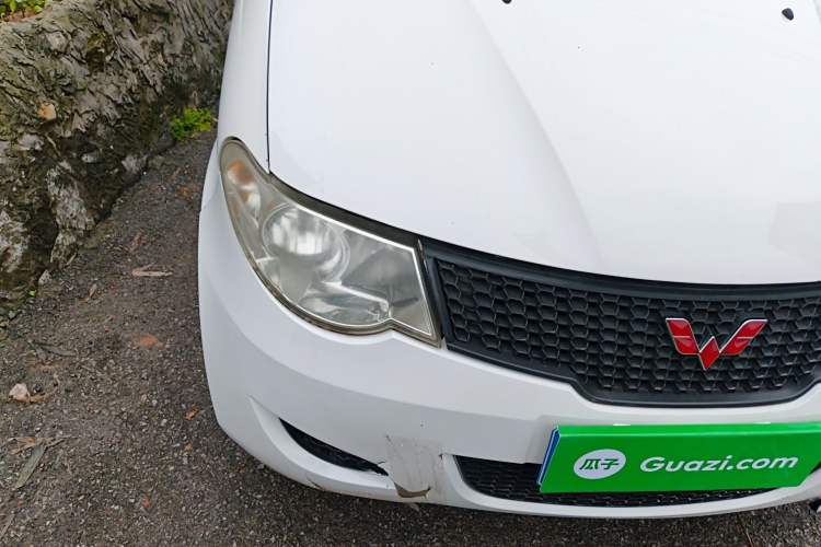 Used Wuling Hongguang 2010 1.2L Base Version China IV Standard Right Front Headlight