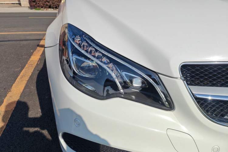 Used Mercedes-Benz E-Class 2014 E 260 Coupe Exterior 6