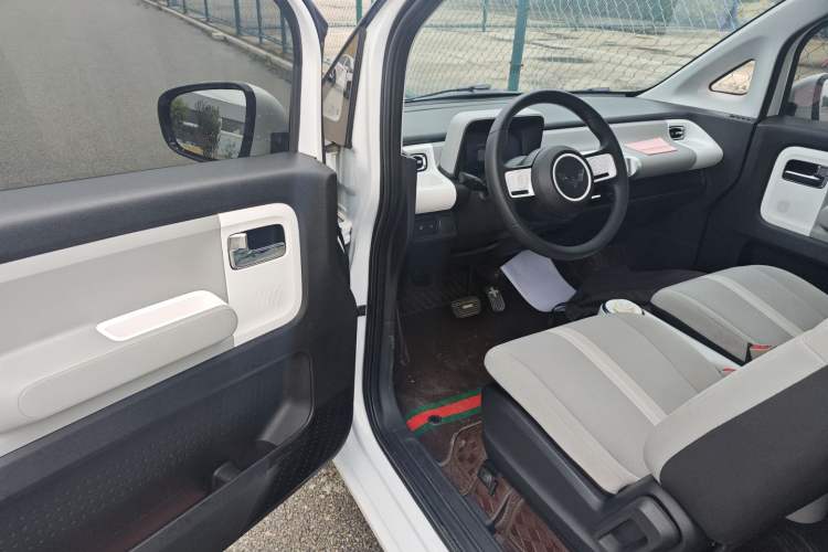 Used Wuling Air ev 2023 - Four Seats - Standard Edition