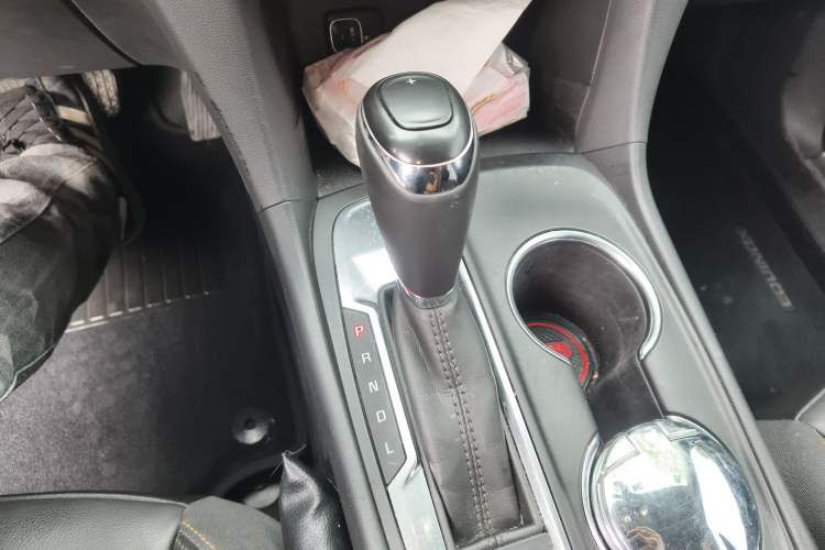 Used Chevrolet Equinox 2018 535T Automatic YuJie Edition Gear Lever