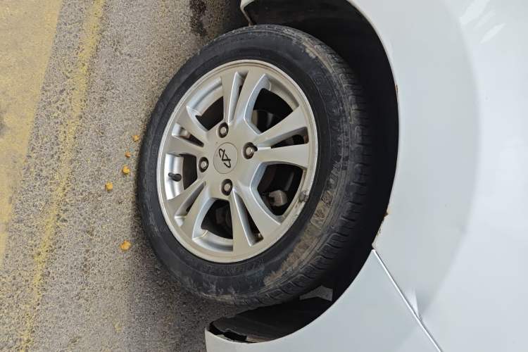 Used Chery QQ 2013 1.0L Manual Happy Edition Right Front Wheel Hub