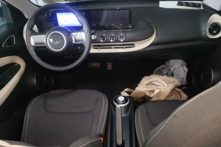 Used Wuling Bingo 2023 203km Light Edition Center Console