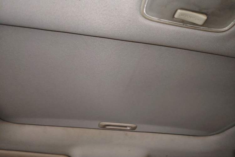 Used Kia Sportage R 2011 2.0L Automatic Two-Wheel Drive GLS Headliner