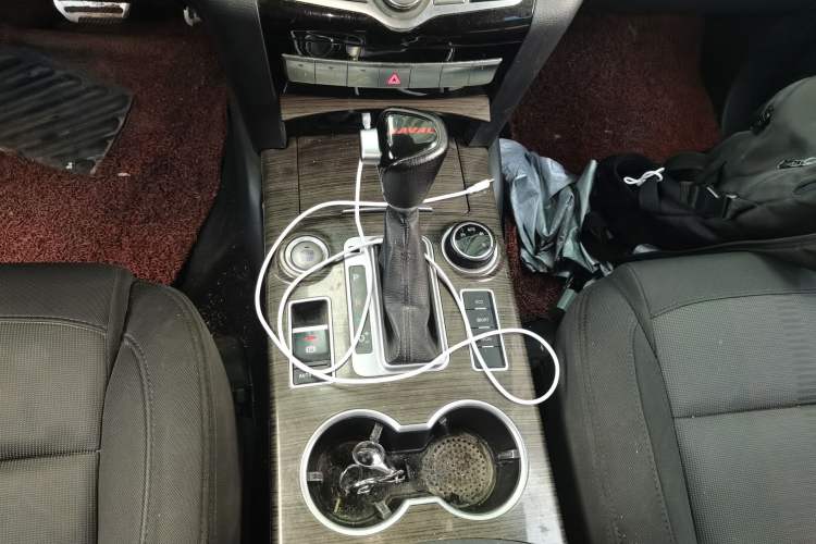 Used Haval H9 2015 2.0T Four-Wheel Drive Standard Model 7 Seats
