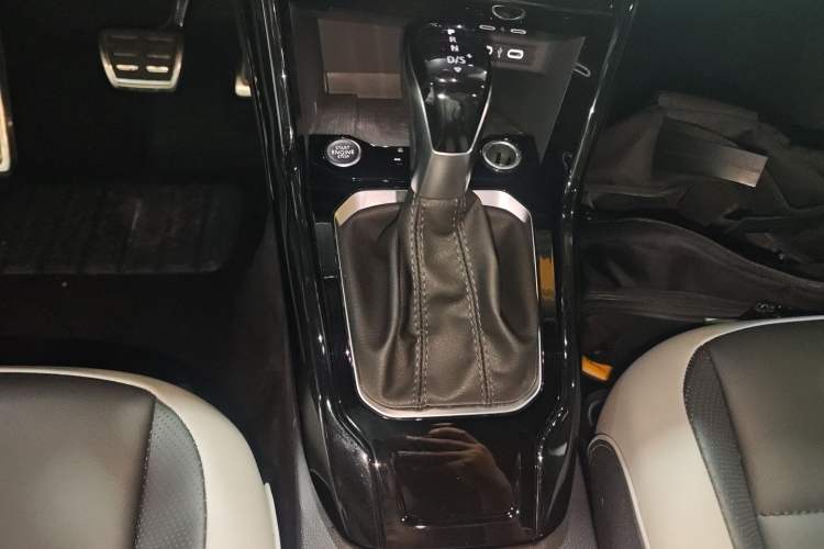 Used Volkswagen T-ROC 2023 300TSI DSG Two-Wheel-Drive Chen Guang Edition