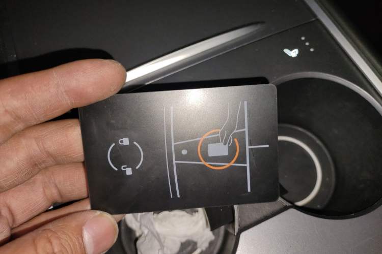 Used Tesla Model Y 2022 Long-Range All-Wheel-Drive Version Vehicle Key