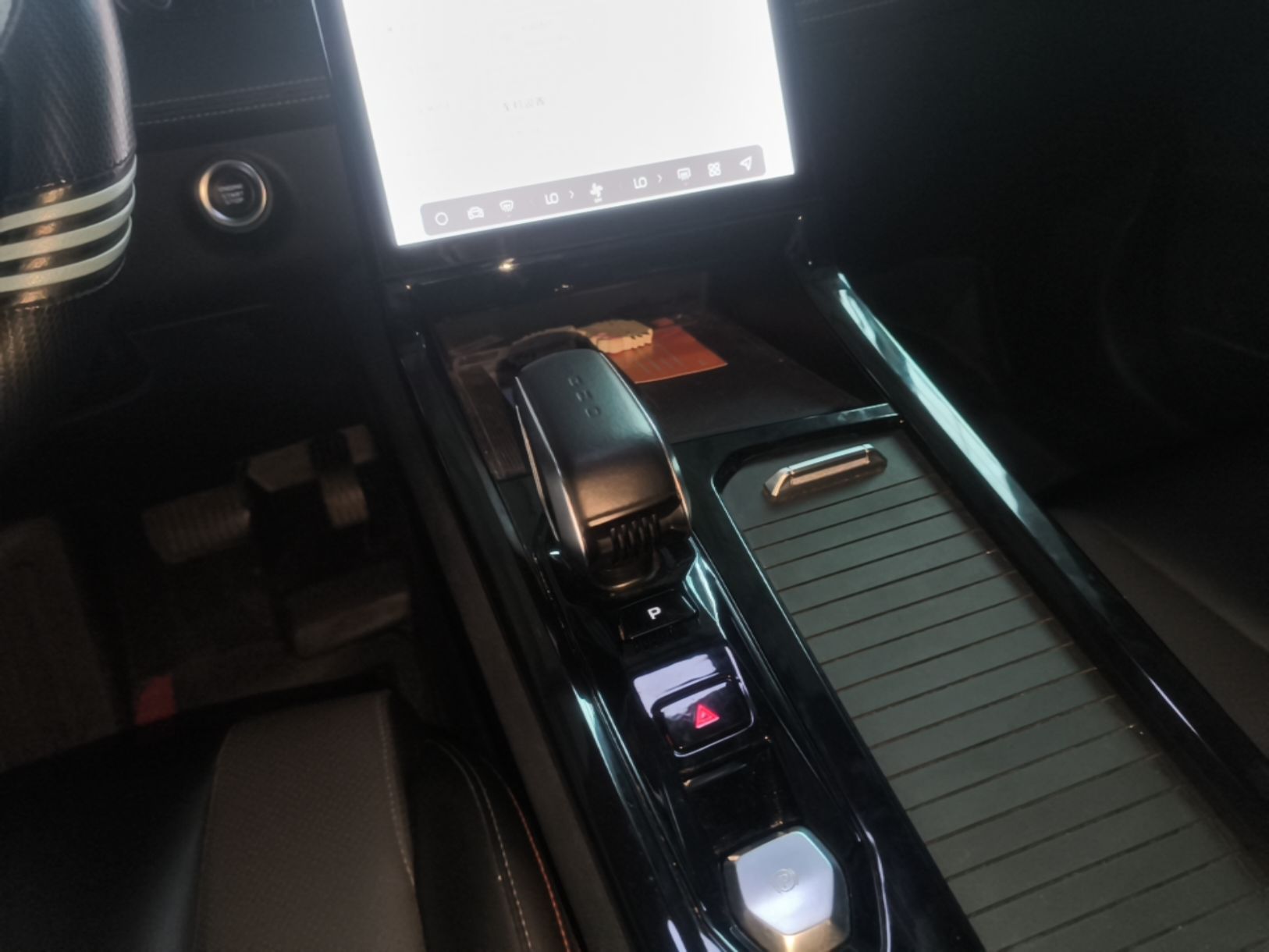 Geely Auto Emgrand X7 Sport 2023 Boyue COOL 1.5TD Smart Connect+ — снимка 16