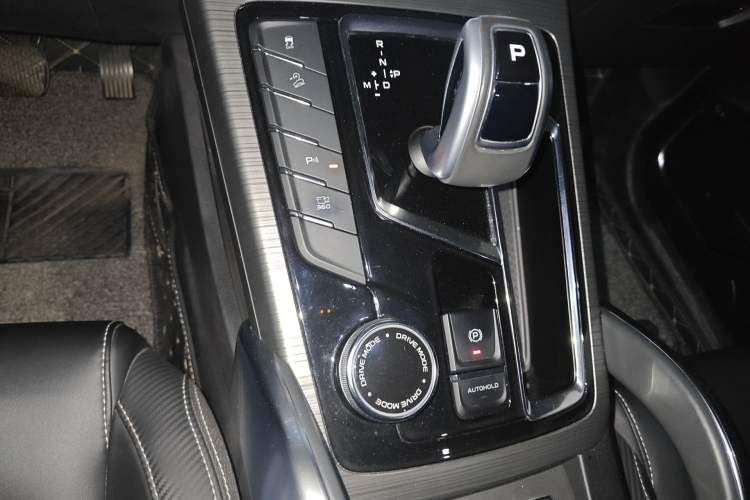 Used Geely Auto Emgrand X7 Sport 2020 1.8TD DCT ZhiZun PRO Gear Lever