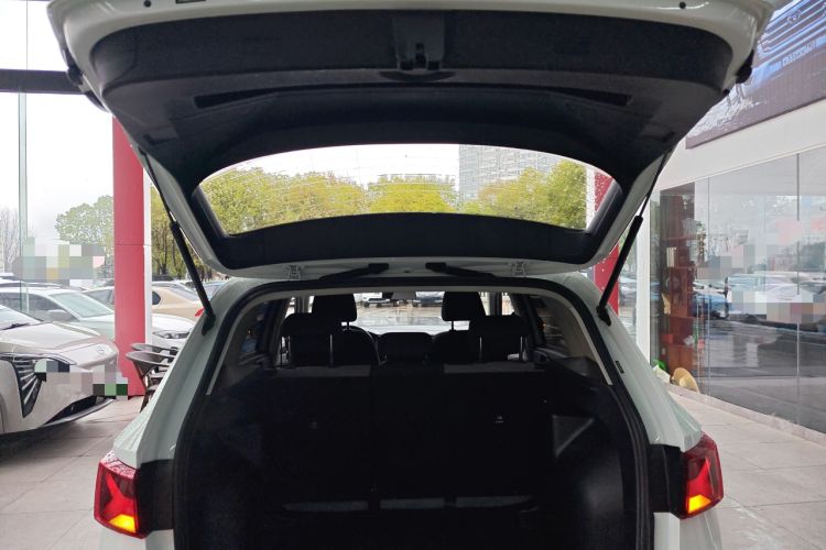 Used Jetta VS5 2023 280TSI Automatic Trend Edition Trunk