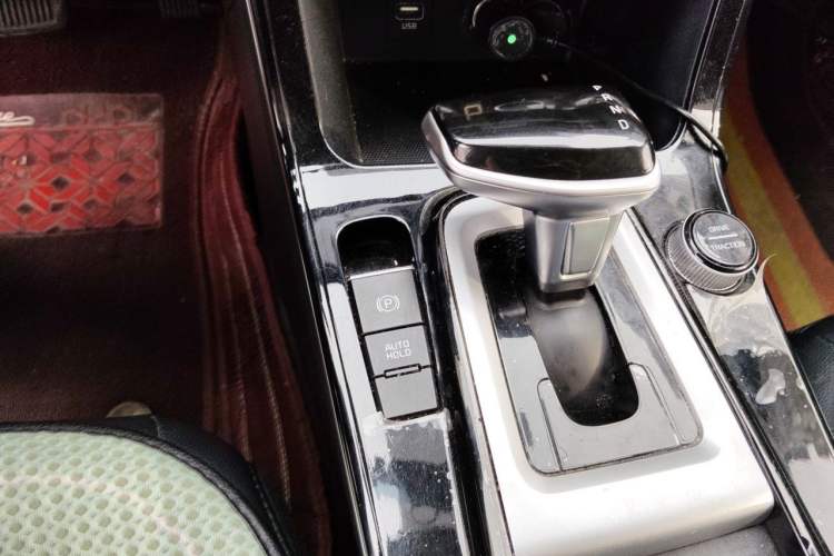 Used Kia KX3 2020 1.5L CVT Comfort Edition Gear Lever