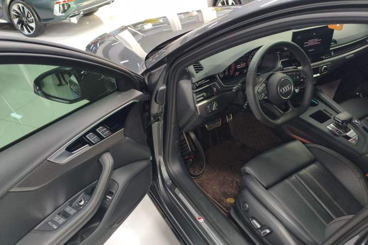 Used Audi A4L 2024 40 TFSI quattro RS Performance Package Driver Seat