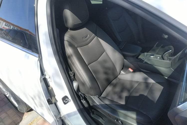 Used Cadillac XT5 2022 2.0T Two-Wheel Drive Luxury Version
