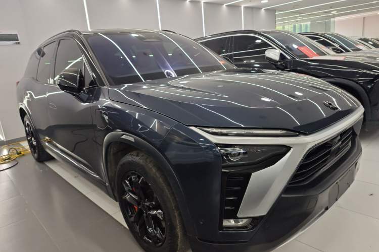 Used Nio ES8 2020 415 km Range 6-Seater Version Front Right 45 Deg