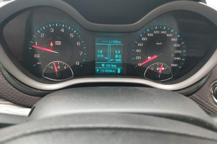 Used Chevrolet Malibu 2017 1.5T Automatic Luxury Edition Odometer Close Up