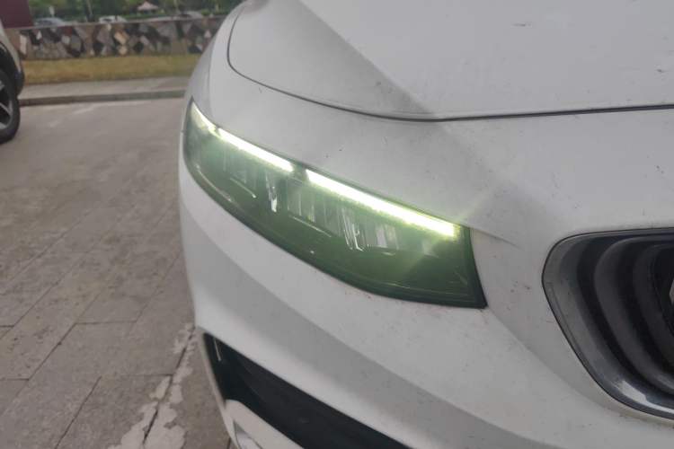 Used Geely Auto Preface 2021 Revised Version 2.0TD Luxury Edition Right Front Headlight