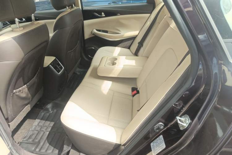 Used Changan Raeton CC 2018 1.5T Automatic Zhiya Model China V Standard
