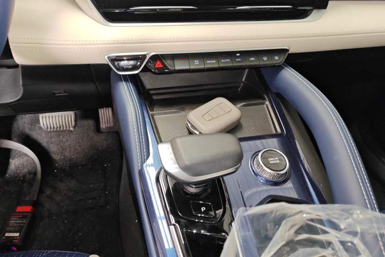 Used Geely Auto Monjaro L 2022 1.5T Thunder Hi·F Plug-in Hybrid Super Rui Gear Lever