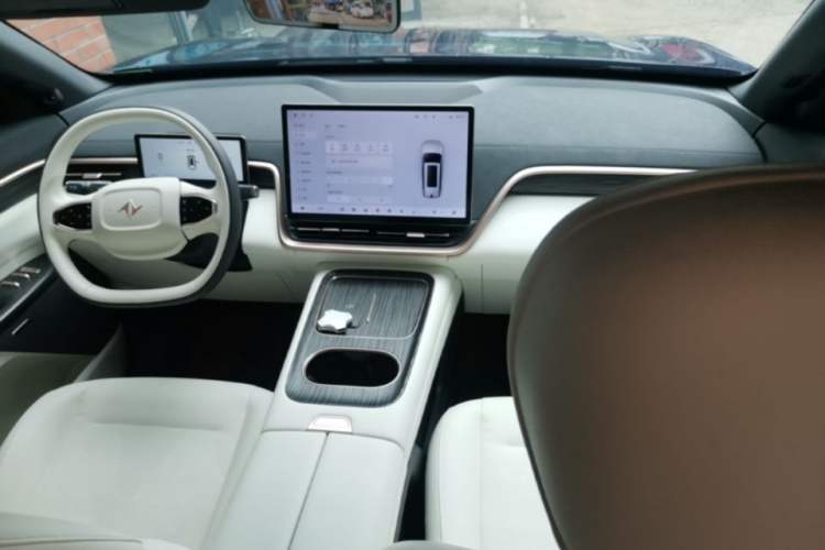 Used Dongfeng eπ eπ008 2024 636Max All-Electric Version 6 Seats Center Console