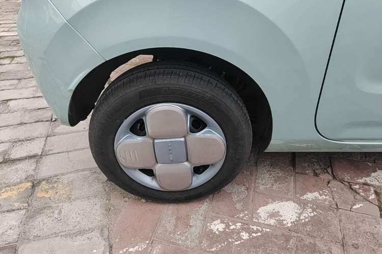 Used Geely Galaxy Panda 2024 Panda Mini 200km Endurance Bear Right Rear Wheel Hub