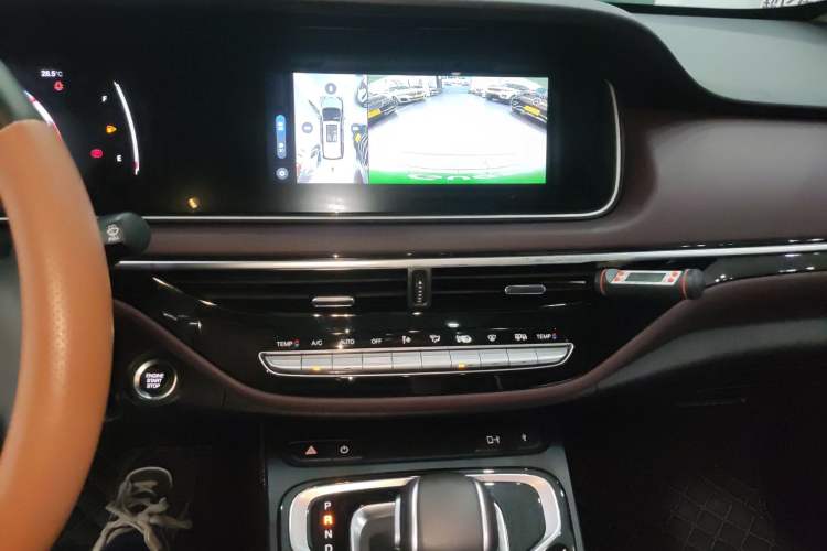 Used GAC Trumpchi M6 2021 PRO 270T DCT Luxury Edition Audio And AC Panel