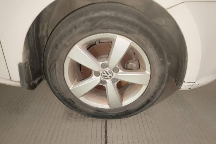 Used Volkswagen Lavida 2013 Revised Classic 1.6L Manual Fashion Edition
