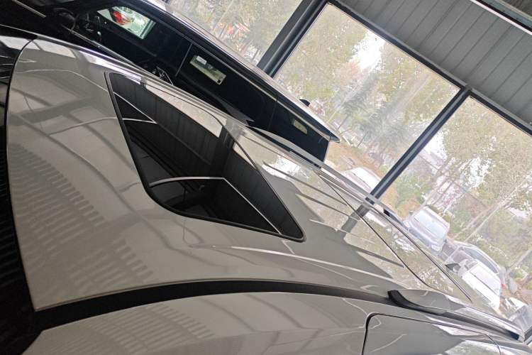 Used Toyota Granvia 2023 2.5L Hybrid Prestige PLUS Edition