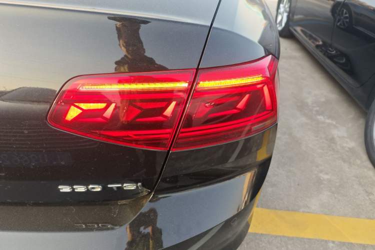 Used Volkswagen Magotan 2020 330TSI DSG Leading Model
