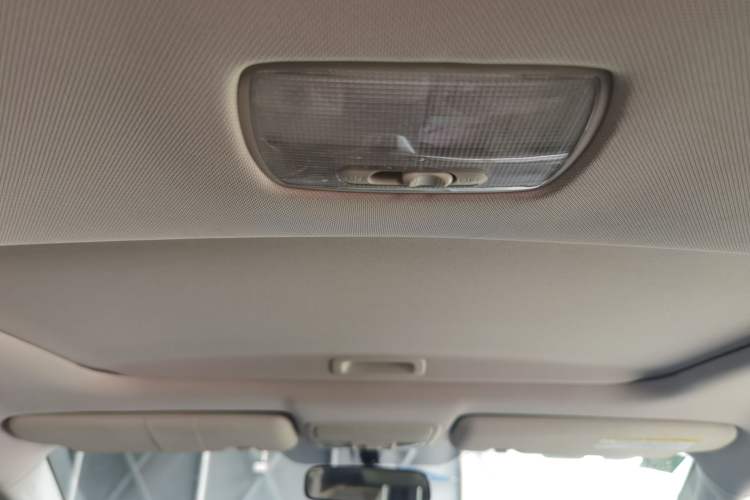 Used Honda CR-V 2013 2.4L two-wheel drive luxury version Headliner