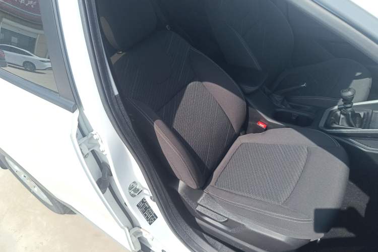 Used Wuling Alvez 2022 1.5L Manual Free-Style Model