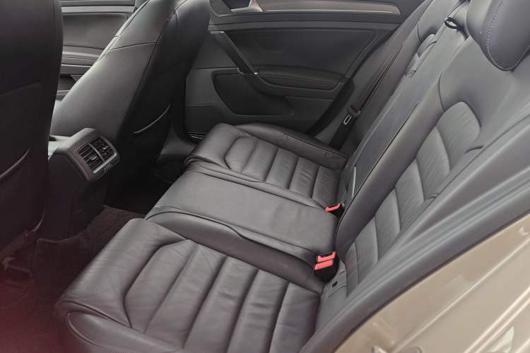 Used Volkswagen Golf 2015 1.4TSI Automatic Luxury Model Left Rear Seat