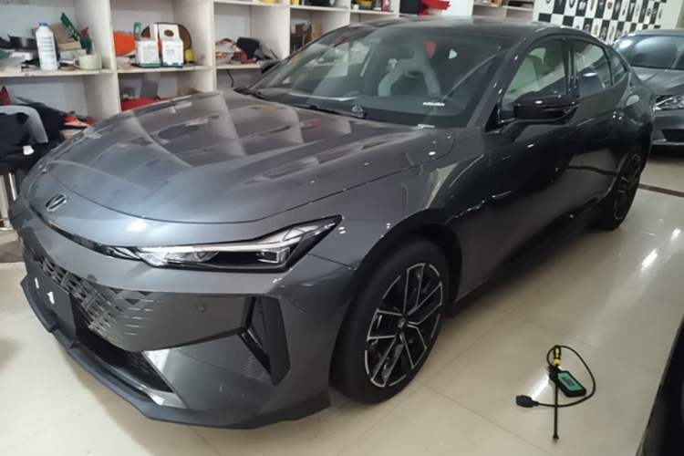 Used CHANGAN UNI-V iDD 2024 Blue Whale Smart Electric iDD 136km Luxury Model
