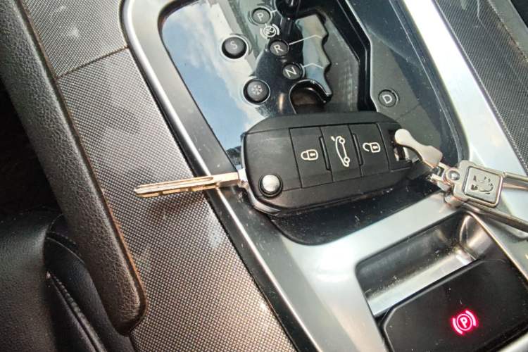 Used Peugeot 3008 2016 2.0L Automatic Classic Edition