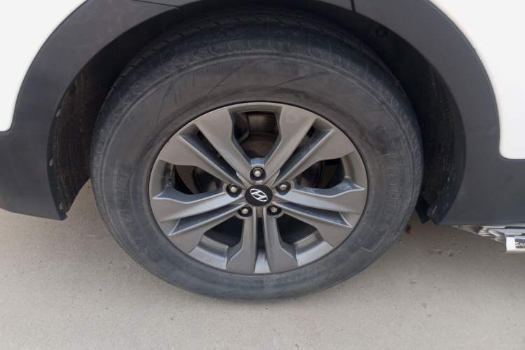 Used Hyundai Santa Fe 2013 2.4L Automatic 2WD Comfort Edition