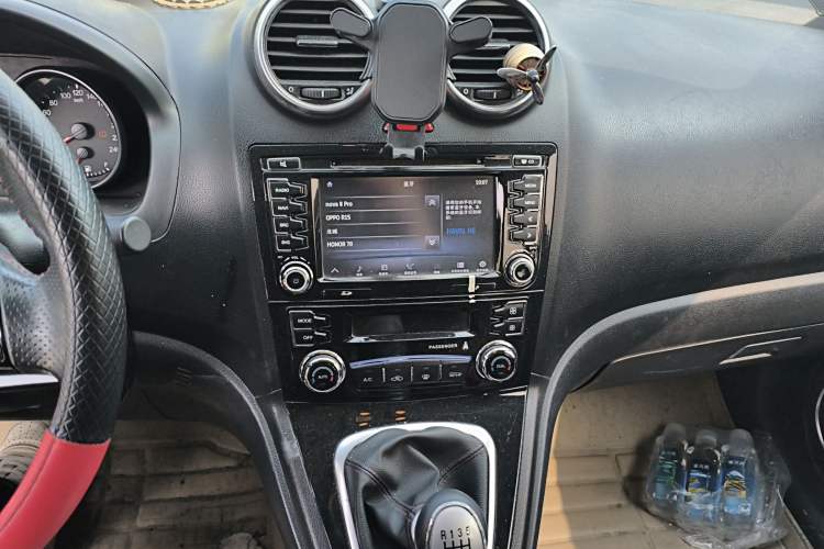 Used Haval H6 2015 Upgraded Model 1.5T Manual Two-Wheel Drive Elite Version