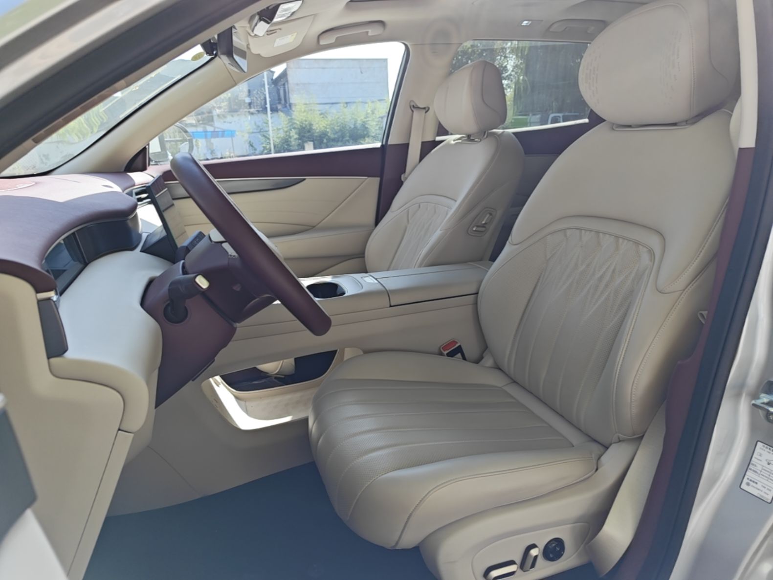 Dongfeng Aeolus L8 2025 Model 185KM Dream Edition — снимка 17