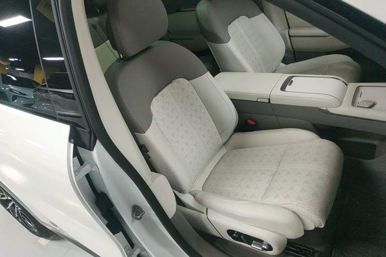 Used Zeekr 7X 2025 75 kWh Rear-Wheel Drive Intelligent Driving Version