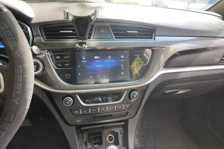 Used Geely Auto Emgrand 2017 Sedan Million Edition 1.5L Manual - Upward Version Audio And AC Panel