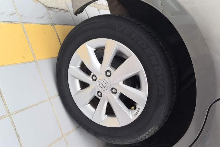 Used Nissan Livina 2013 1.6XL CVT Luxury Edition Right Rear Wheel Hub