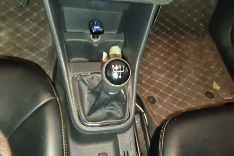 Used Volkswagen Jetta 2015 Zhuihui Edition 1.6L Manual Comfort Model Gear Lever