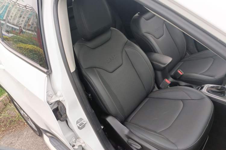 Used Jeep Compass 2019 200T Automatic Family Edition - Connected Large Screen Version