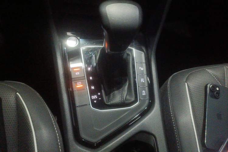 Used Volkswagen Tiguan L 2022 330TSI Automatic Two-Wheel Drive R-Line Enhanced Edition
