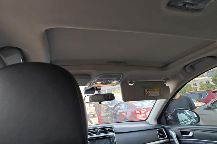 Used Haval H6 2015 Sport Edition 1.5T Automatic Two-Wheel Drive Luxury Model Headliner