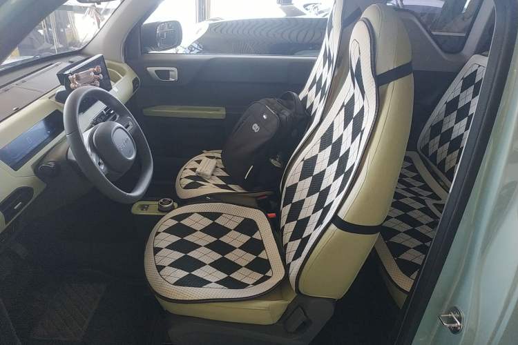 Used Geely Galaxy Panda 2024 Panda Mini 200km Endurance Bear
