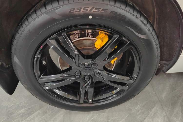 Used Volvo XC60 2019 T5 4x4 Smart & Dynamic Sport Edition China VI Standard