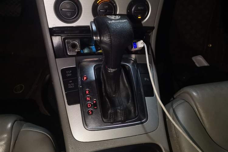 Used Volkswagen Magotan 2011 1.8TSI DSG Comfort Model Gear Lever